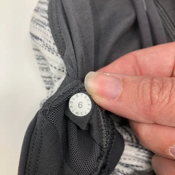 Lululemon Raise The Barre Tank Size 6 Tiger Space Dye Black White Dark Carbon - Picture 6 of 6